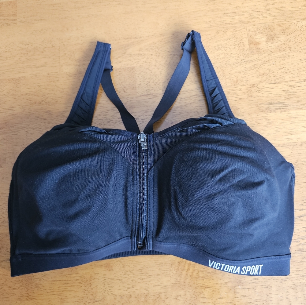 VICTORIAS SECRET SPORT Knockout Women's Black Racerback Sports Bra